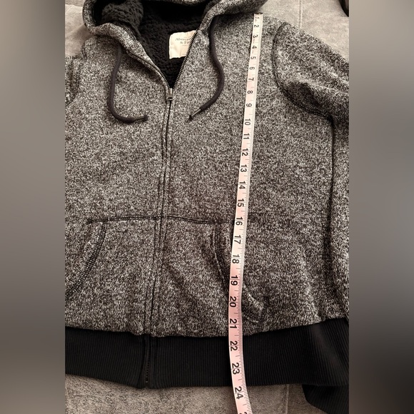 Abercrombie & Fitch Zip Up Sweater - Picture 5 of 15